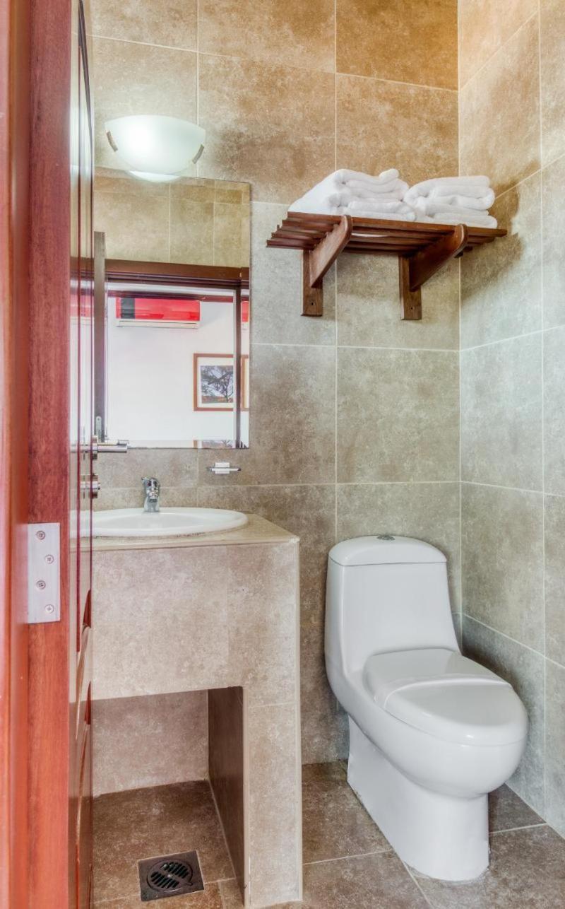 Monte Salerno Hotel & Suites Montemorelos Phòng bức ảnh