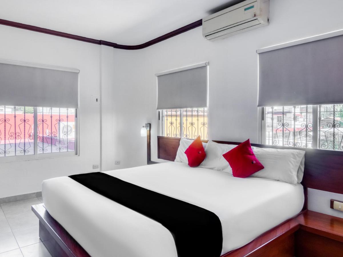 Monte Salerno Hotel & Suites Montemorelos Ngoại thất bức ảnh
