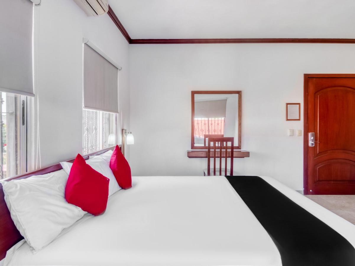 Monte Salerno Hotel & Suites Montemorelos Ngoại thất bức ảnh